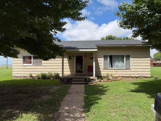 2120 Pine St, Harper, KS 67058