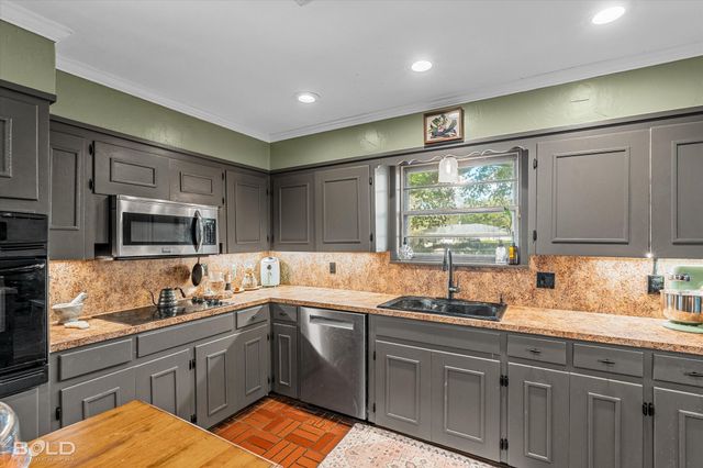 5702 River Road, Shreveport, LA 71105