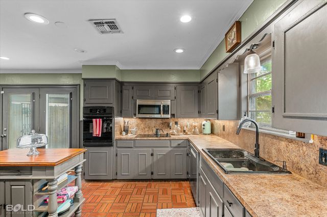 5702 River Road, Shreveport, LA 71105