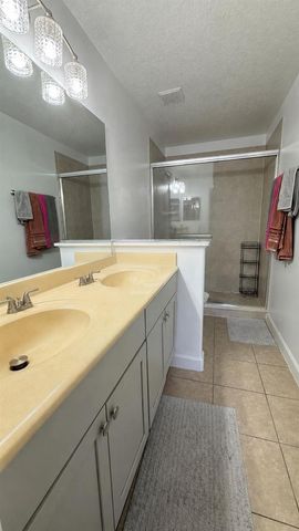 5073 KINGSCREST LANE, Oviedo, FL 32765