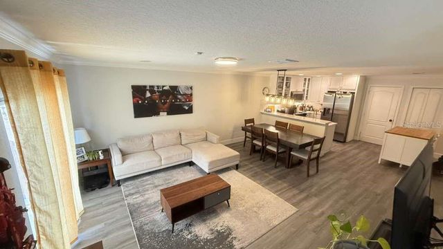5073 KINGSCREST LANE, Oviedo, FL 32765
