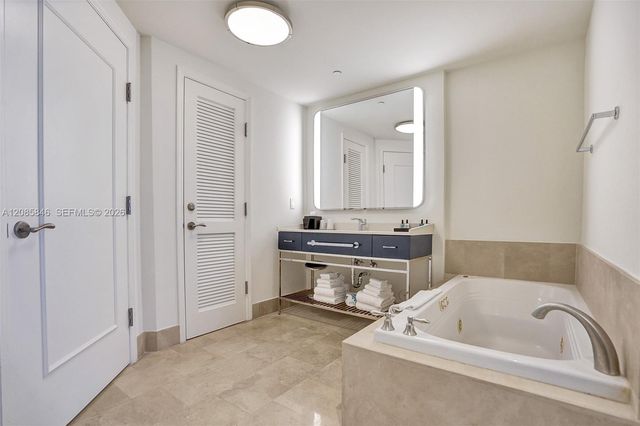 4401 Collins Avenue 1503, Miami Beach, FL 33140