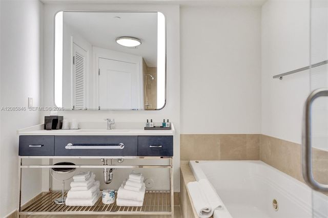 4401 Collins Avenue 1503, Miami Beach, FL 33140