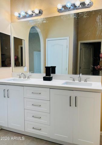 6824 S 33RD Avenue, Phoenix, AZ 85041