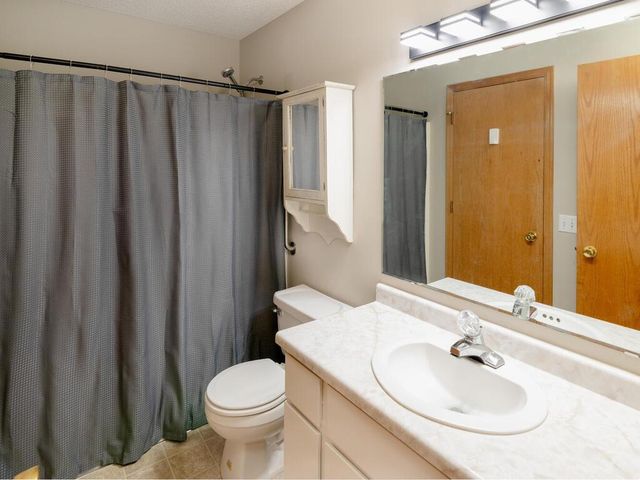 543 Roundhouse Street, Shakopee, MN 55379