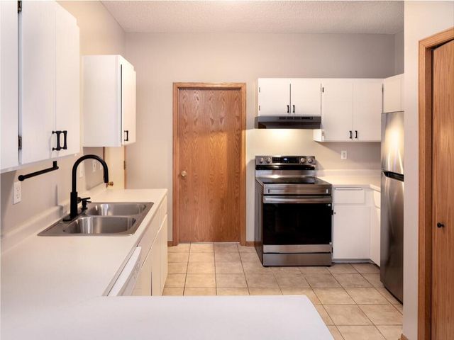 543 Roundhouse Street, Shakopee, MN 55379