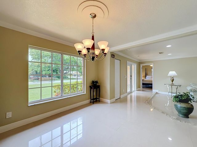 851 E Plantation Circle, Plantation, FL 33324