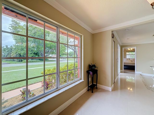 851 E Plantation Circle, Plantation, FL 33324