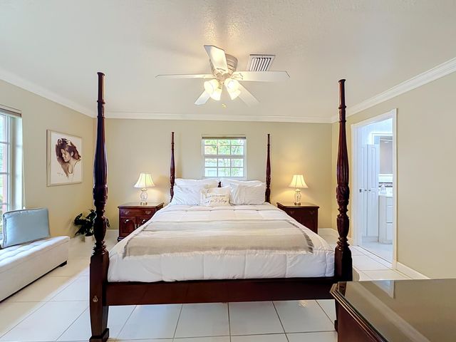 851 E Plantation Circle, Plantation, FL 33324