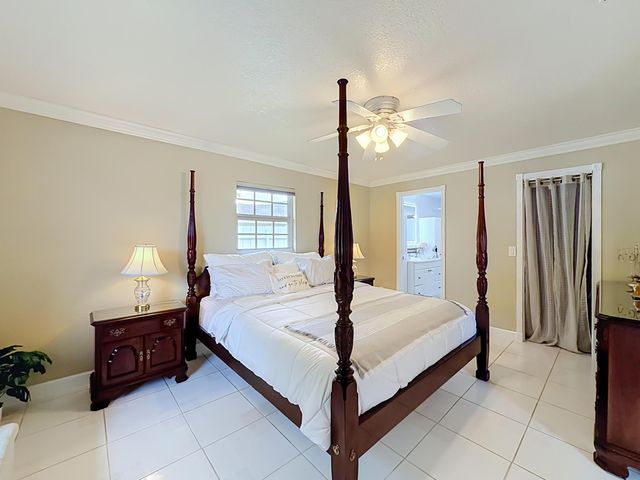 851 E Plantation Circle, Plantation, FL 33324