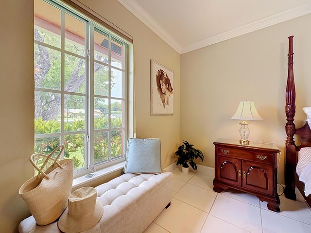 851 E Plantation Circle, Plantation, FL 33324