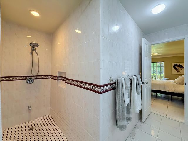 851 E Plantation Circle, Plantation, FL 33324