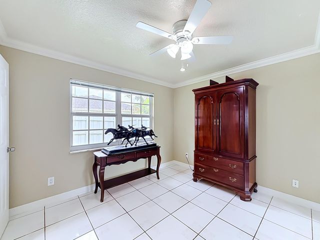 851 E Plantation Circle, Plantation, FL 33324