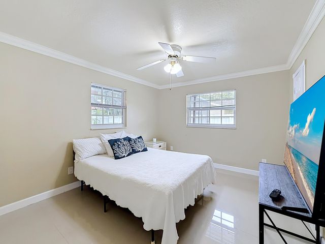 851 E Plantation Circle, Plantation, FL 33324