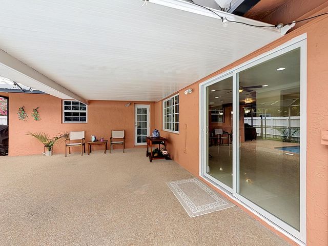851 E Plantation Circle, Plantation, FL 33324