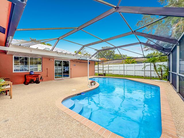 851 E Plantation Circle, Plantation, FL 33324