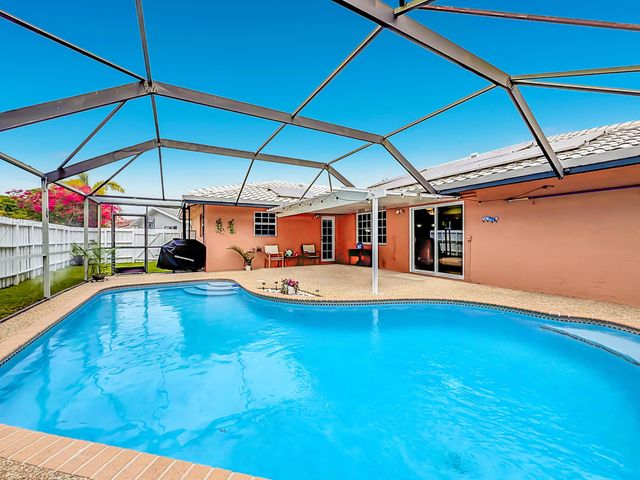 851 E Plantation Circle, Plantation, FL 33324