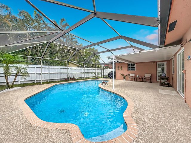 851 E Plantation Circle, Plantation, FL 33324