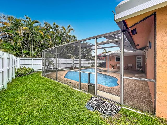 851 E Plantation Circle, Plantation, FL 33324