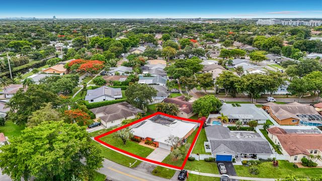 851 E Plantation Circle, Plantation, FL 33324