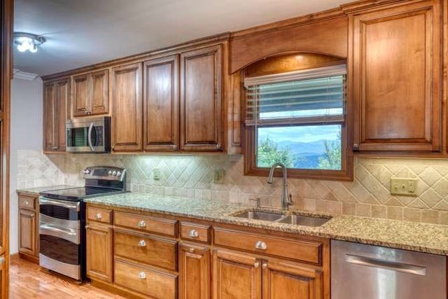 100 Sourwood Lane, Hayesville, NC 28904