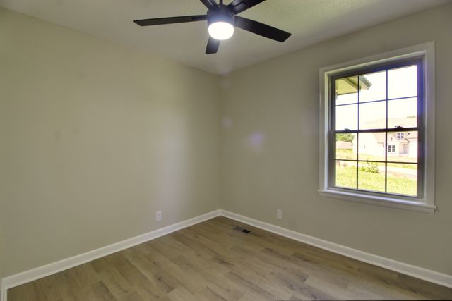 210 Crenshaw Rd, Hartsville, TN 37074