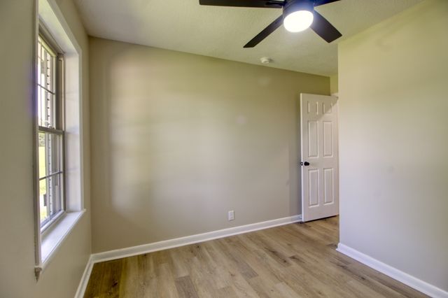 210 Crenshaw Rd, Hartsville, TN 37074
