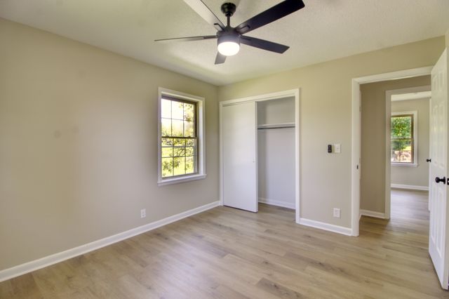 210 Crenshaw Rd, Hartsville, TN 37074
