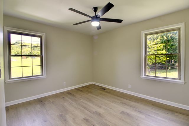 210 Crenshaw Rd, Hartsville, TN 37074