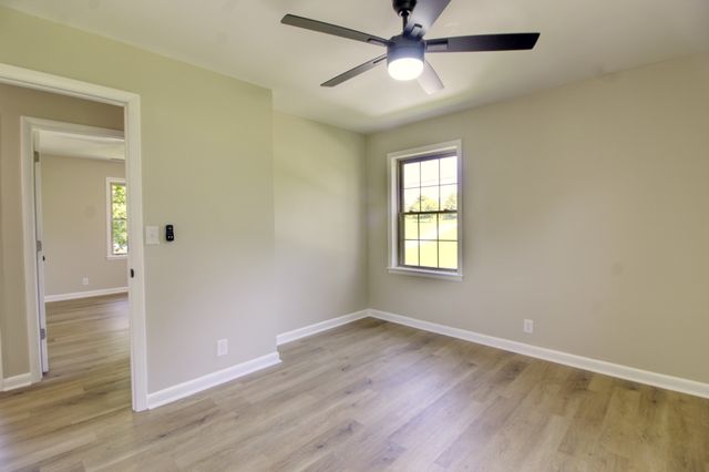 210 Crenshaw Rd, Hartsville, TN 37074