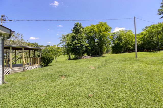 210 Crenshaw Rd, Hartsville, TN 37074