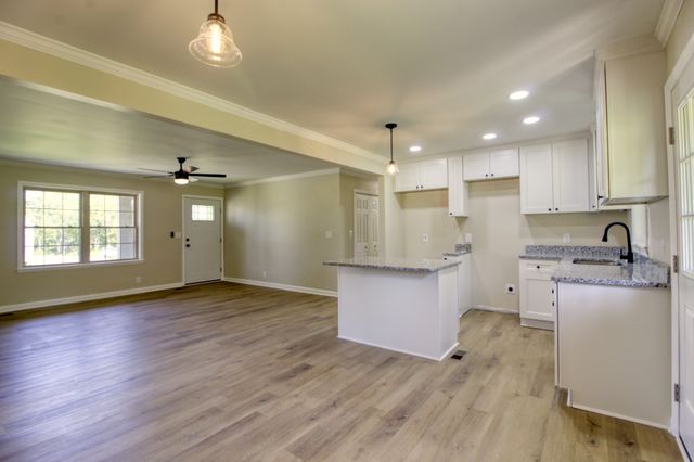 210 Crenshaw Rd, Hartsville, TN 37074