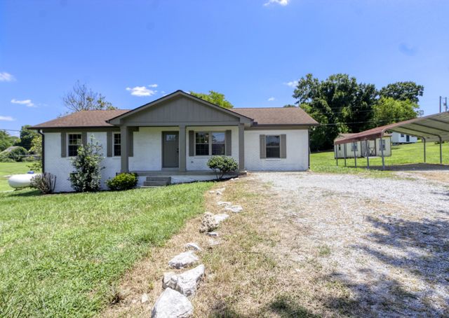 210 Crenshaw Rd, Hartsville, TN 37074