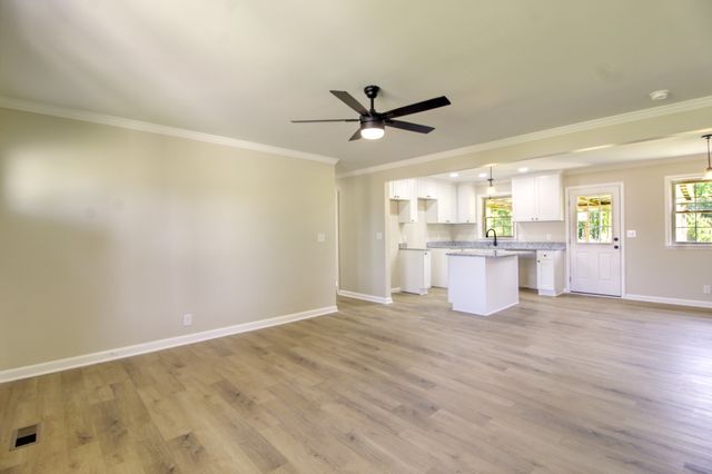 210 Crenshaw Rd, Hartsville, TN 37074