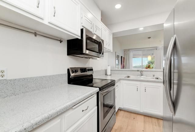 2323 Caringa Way 16, Carlsbad, CA 92009