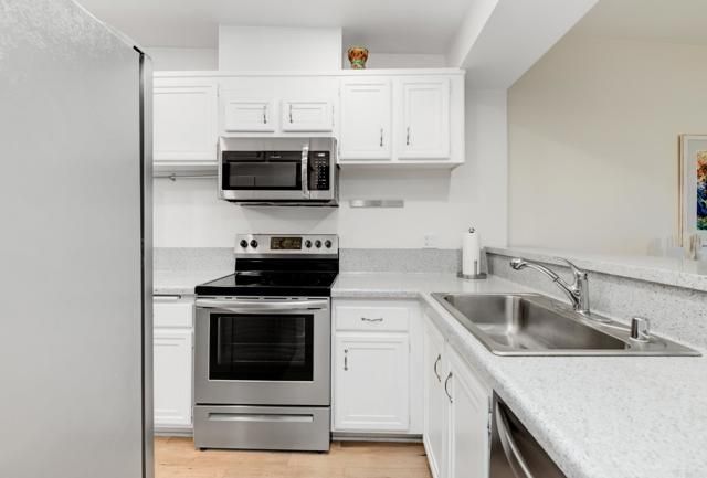 2323 Caringa Way 16, Carlsbad, CA 92009