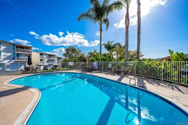 2323 Caringa Way 16, Carlsbad, CA 92009