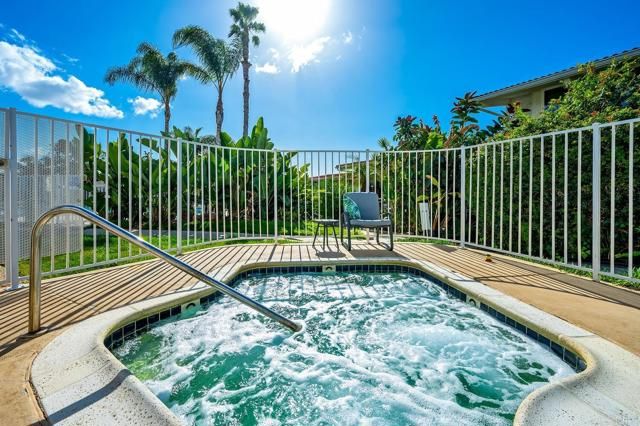 2323 Caringa Way 16, Carlsbad, CA 92009