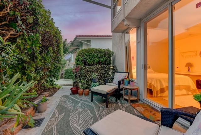 2323 Caringa Way 16, Carlsbad, CA 92009