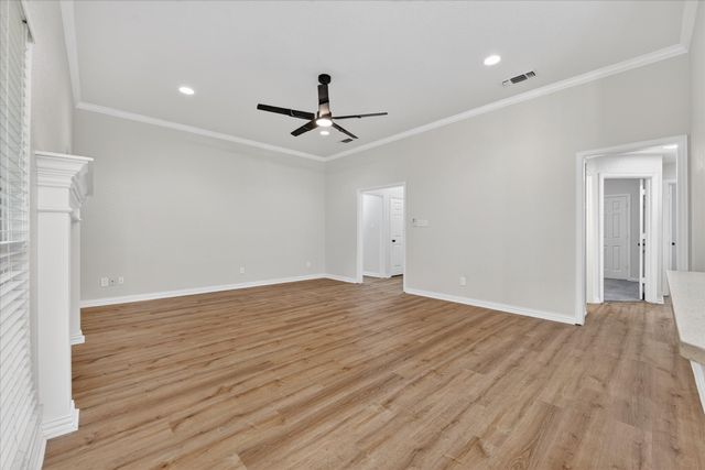 127 Port O Call Court, Runaway Bay, TX 76426