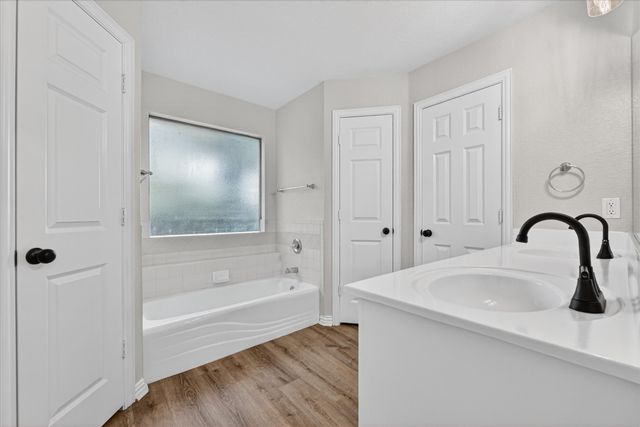 127 Port O Call Court, Runaway Bay, TX 76426