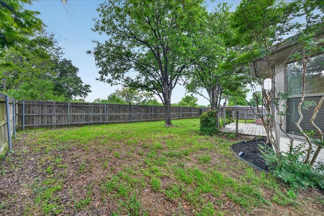 127 Port O Call Court, Runaway Bay, TX 76426