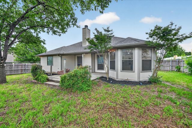 127 Port O Call Court, Runaway Bay, TX 76426