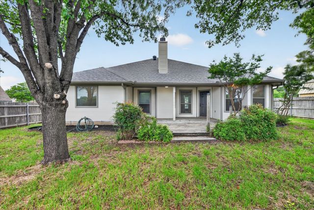 127 Port O Call Court, Runaway Bay, TX 76426