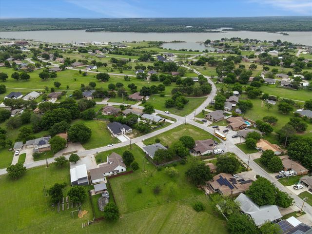 127 Port O Call Court, Runaway Bay, TX 76426
