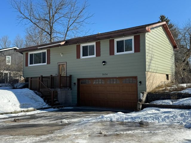 1634 Rasho, East Bay Twp, MI 49686