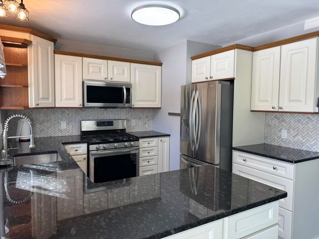 1634 Rasho, East Bay Twp, MI 49686