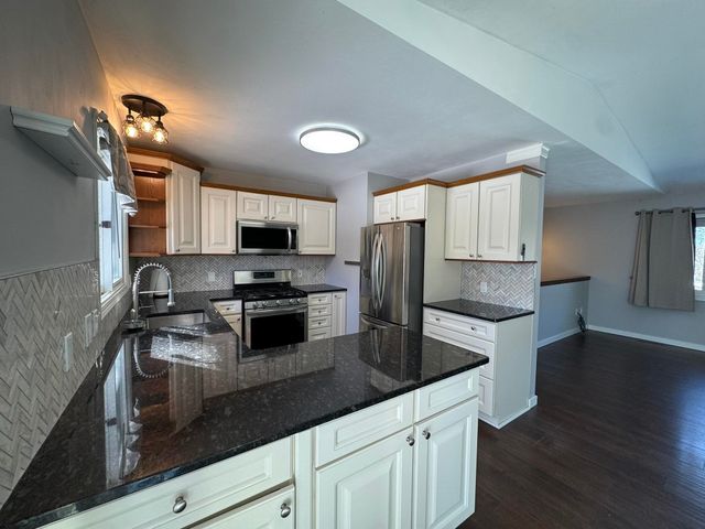 1634 Rasho, East Bay Twp, MI 49686