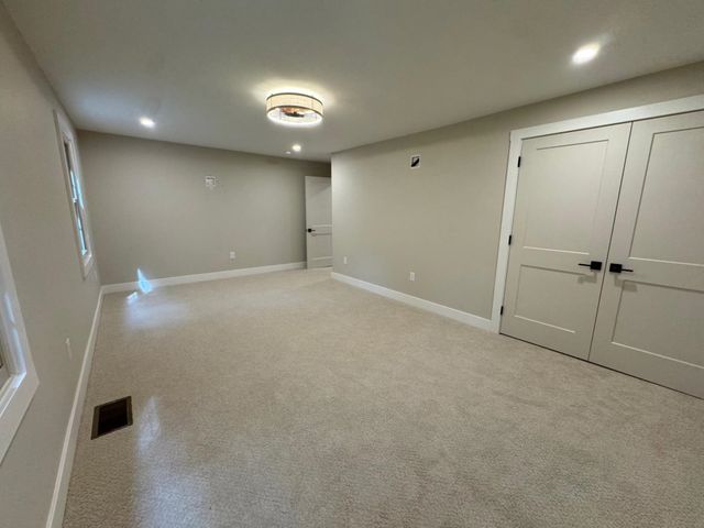 21 Braemar Road, Windham, NH 03087