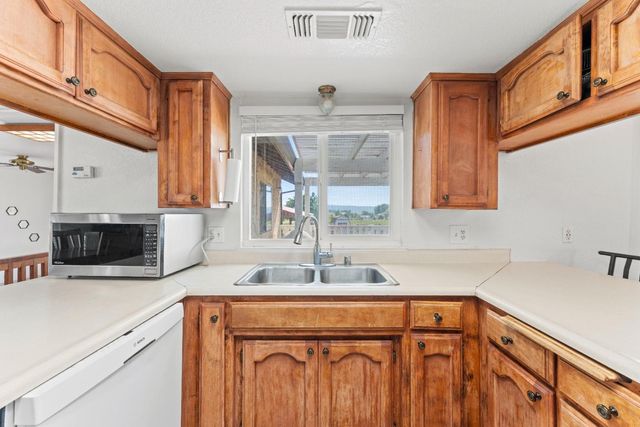 3218 Las Quintas Way, Marysville, CA 95901